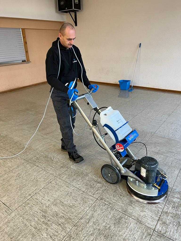 Bodenreinigung